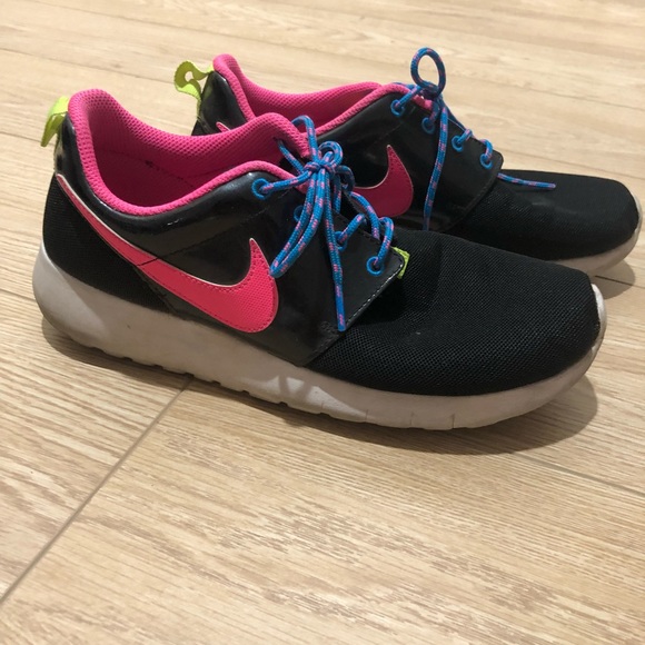 blue and black roshes